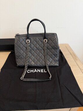 SALE❤️‍🔥❤️‍🔥❤️‍🔥CHANEL ❤️‍🔥❤️‍🔥CHAINED BOY BLACK LAMB LEATHER CAMERA BAG.
